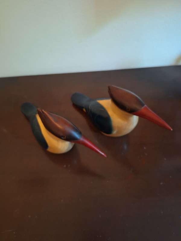 2 FEATHERS GALLERY KINGFISHER 1107/2000 AND 1115/2000